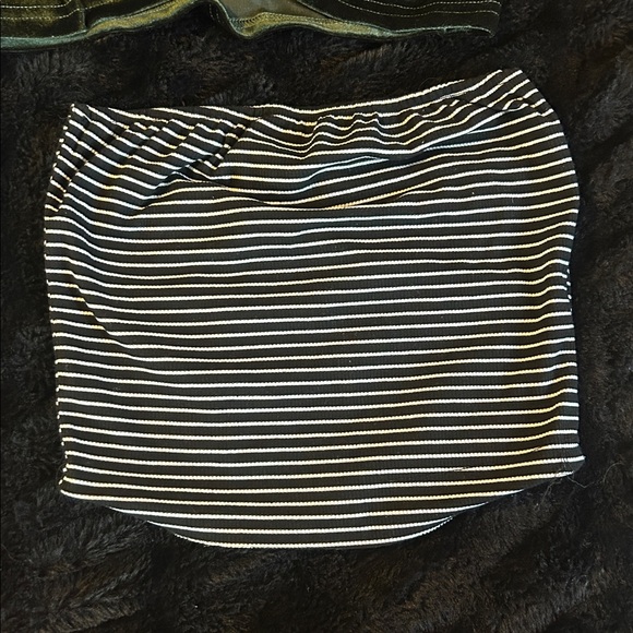 Lot of 12 crop tops (gently used)🖤 - Picture 4 of 9